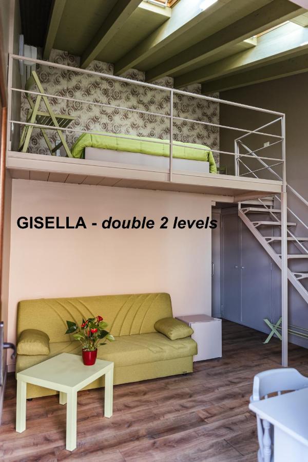 Antico Borgo B&B con SPA Manerba del Garda Exterior foto