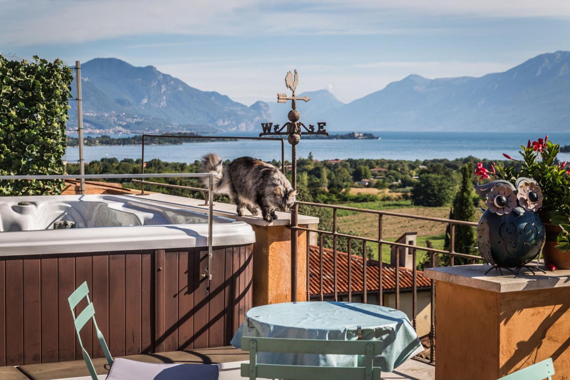 Antico Borgo B&B con SPA Manerba del Garda Exterior foto